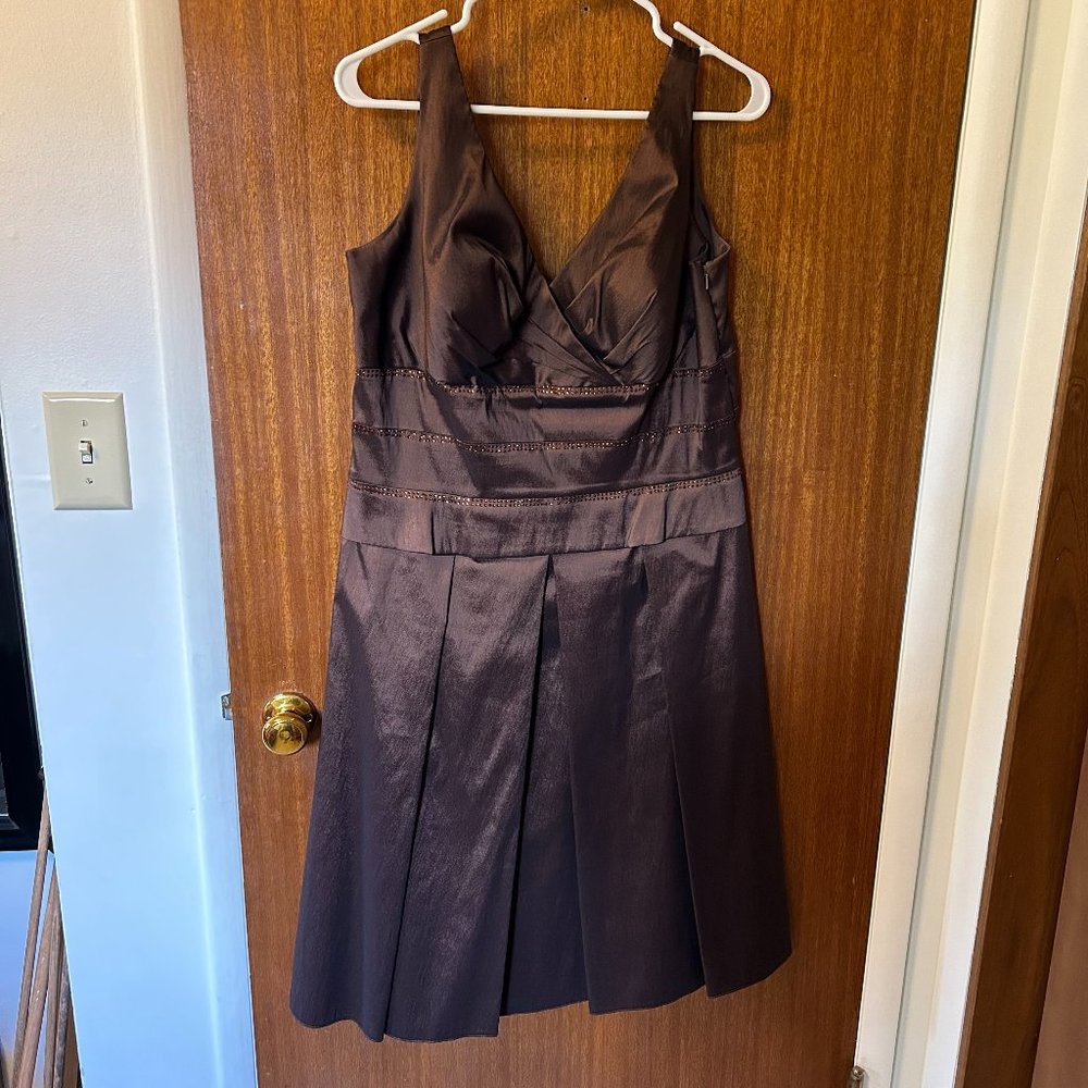 Brown Sleeveless V Neck Dress--size 14